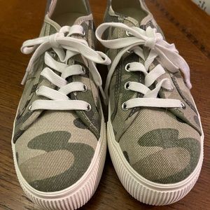 Steve Madden Camo shoes